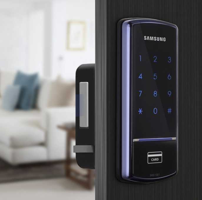 Кодовая дверь в квартиру. Электронный замок Samsung SHS 1321. Samsung замок дверной. Умный замок самсунг. Электронный замок на дверь самсунг.