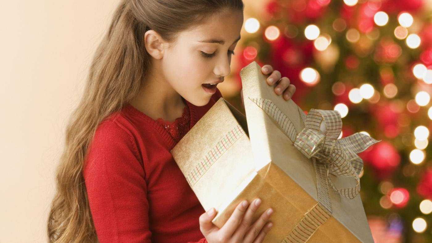 Что подарить ребенку на новый год 2022. список подарков для детей