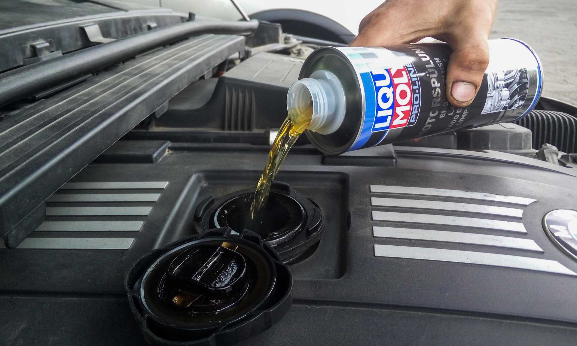 Промывочное масло для двигателя - как выбрать и правильно воспользоваться?