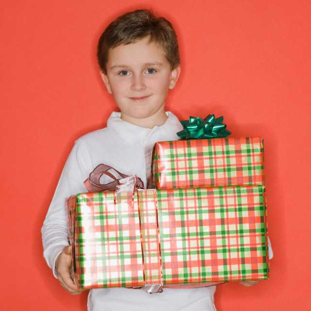 Что подарить мальчику 12 лет: 100 идей подарков на новый год, день рождения и другие праздники