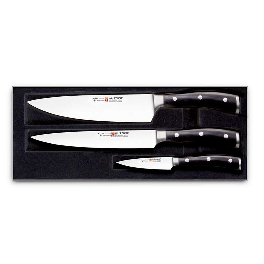 Статья описывает характеристики всех кухонных ножей, способы их выбора, лучшие производители и  методы применения