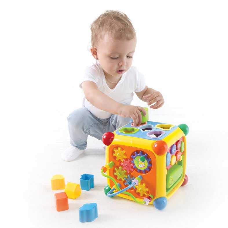 В данной статье написано о развививающих игрушках, подходящих малышам в разном периоде развития дано кратуое описание каждой модели, указаны достоинства и недостатки