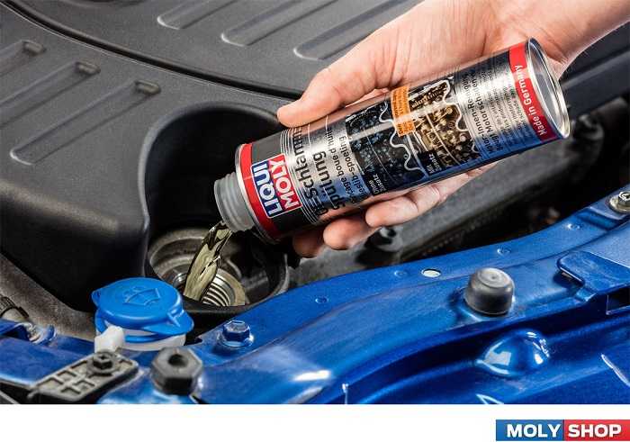 Промывочные масла позволяют очищать узлы двигателя автомобиля без его предварительной разборки Промывки часто используются при смене масла